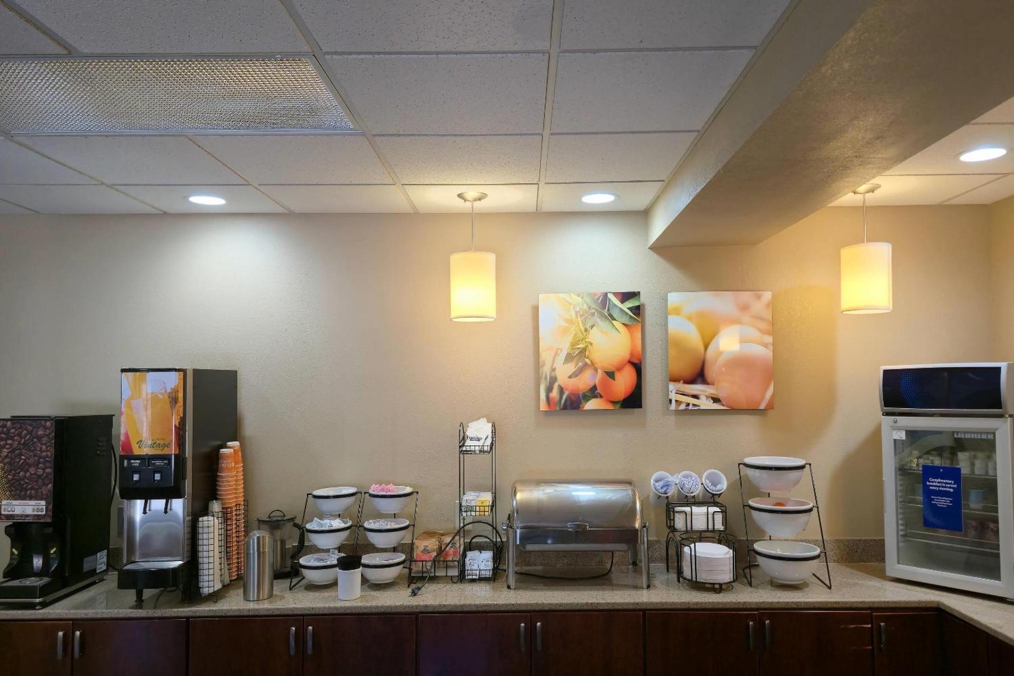 Comfort Inn & Suites Grafton-Cedarburg المظهر الخارجي الصورة