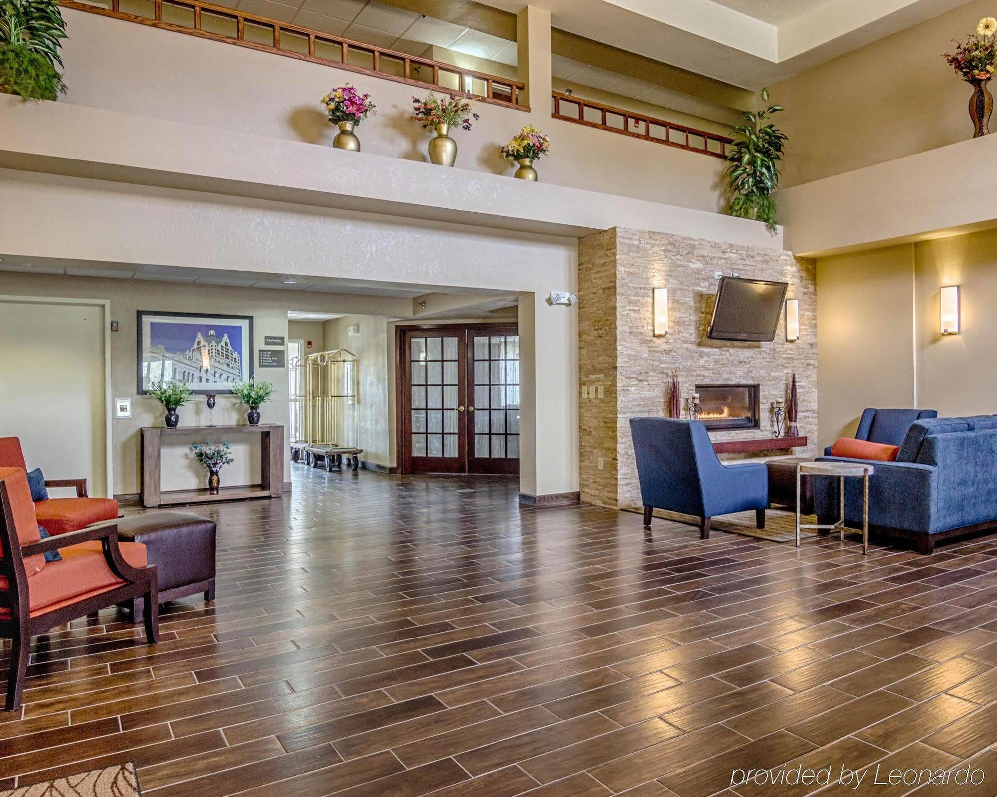 Comfort Inn & Suites Grafton-Cedarburg المظهر الخارجي الصورة