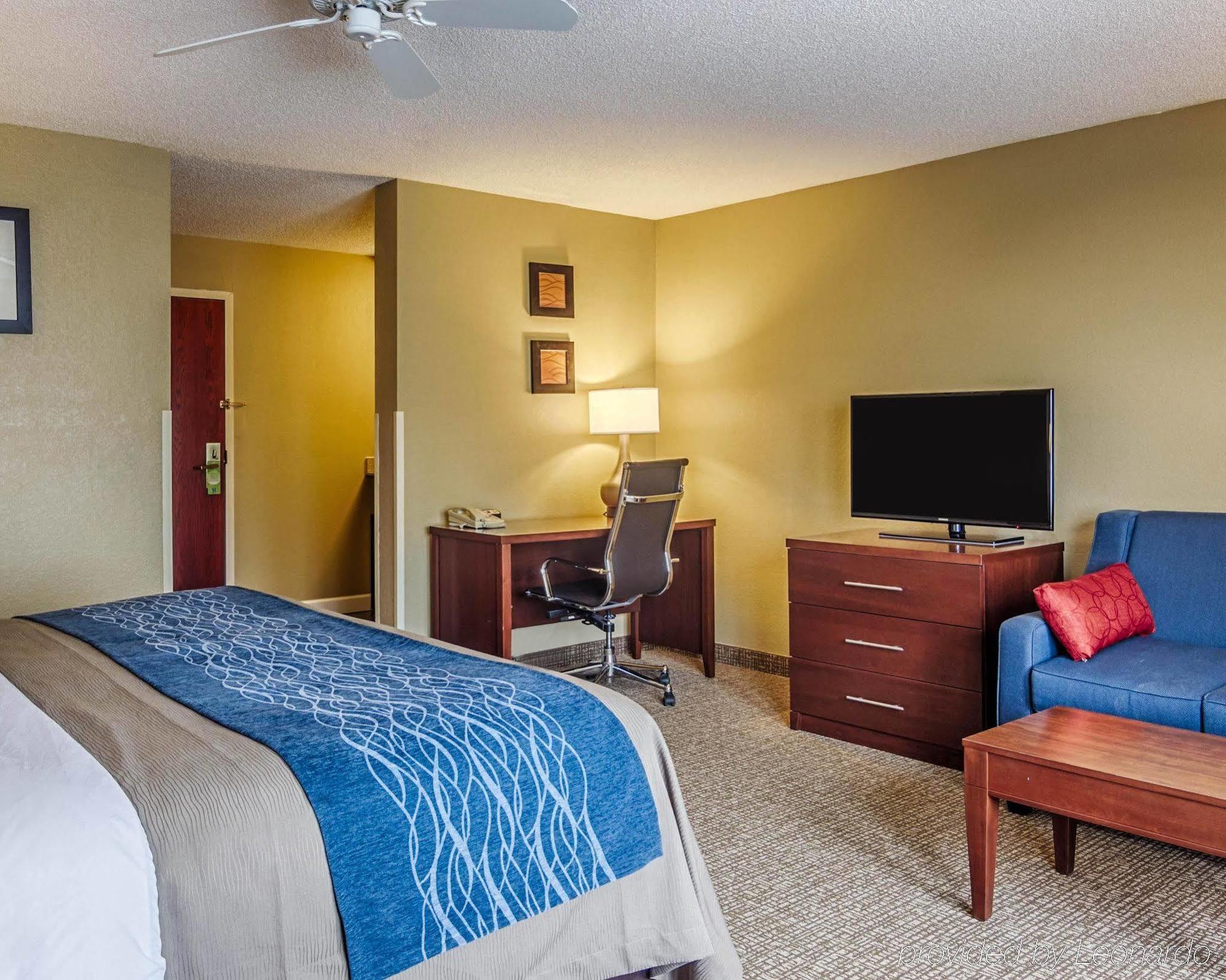 Comfort Inn & Suites Grafton-Cedarburg المظهر الخارجي الصورة