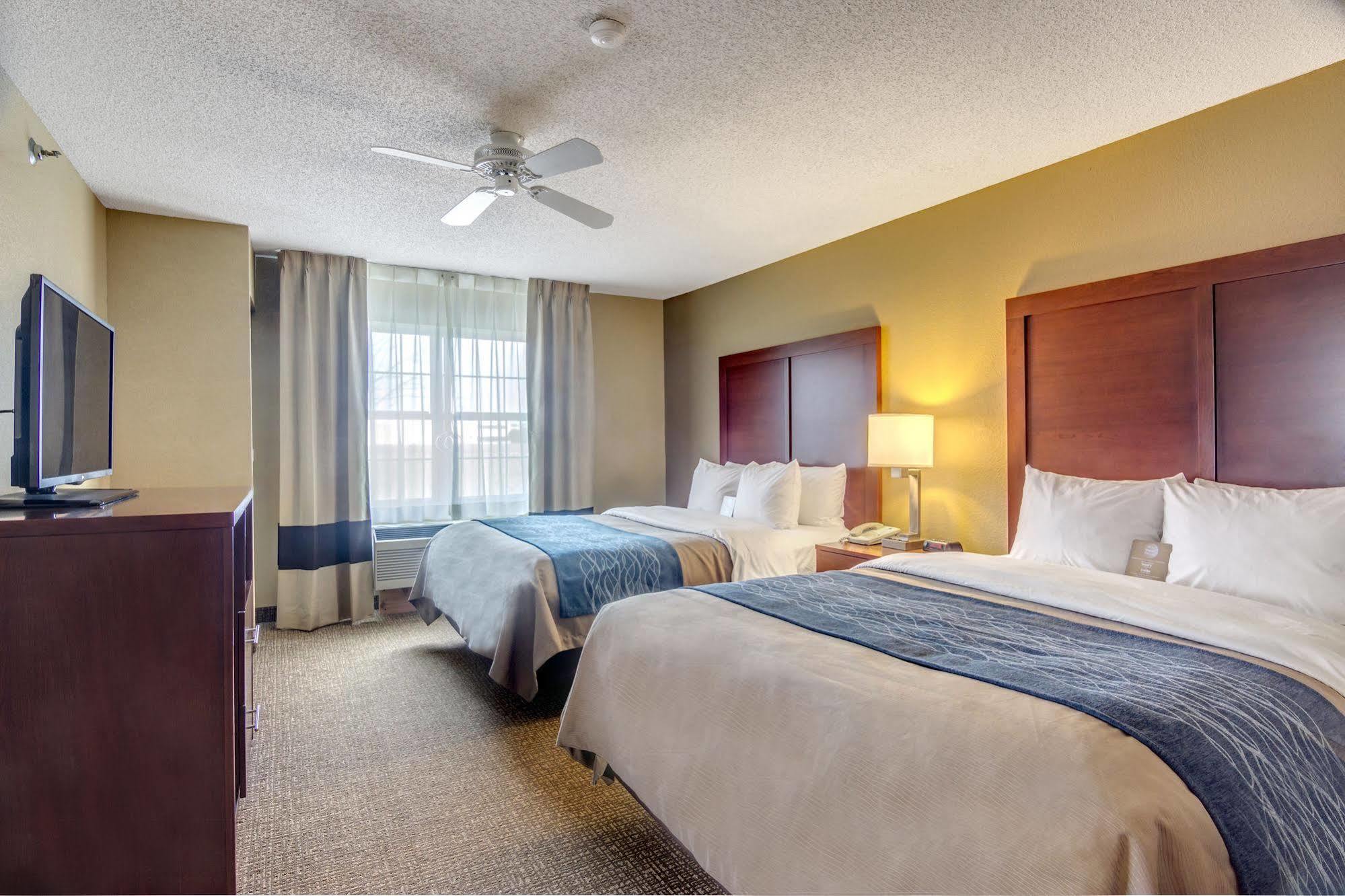 Comfort Inn & Suites Grafton-Cedarburg المظهر الخارجي الصورة