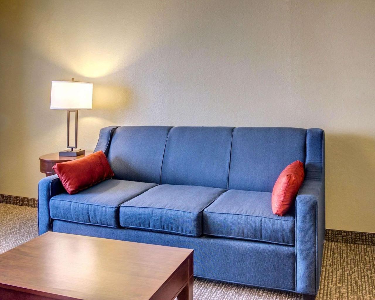 Comfort Inn & Suites Grafton-Cedarburg المظهر الخارجي الصورة