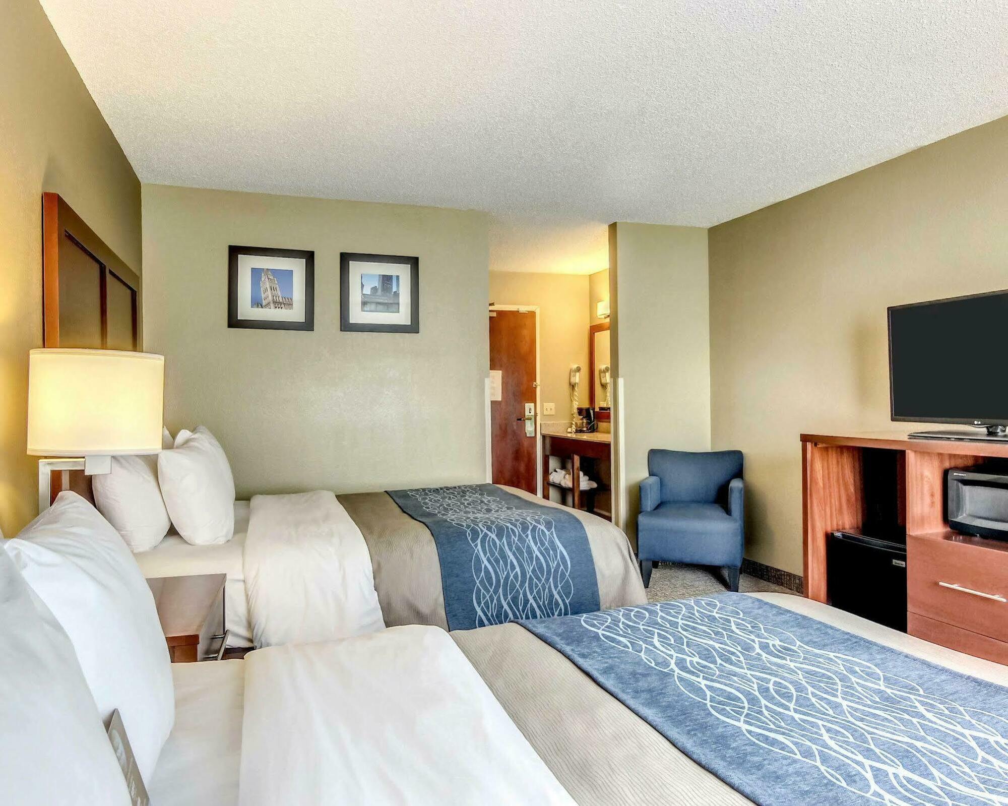 Comfort Inn & Suites Grafton-Cedarburg المظهر الخارجي الصورة
