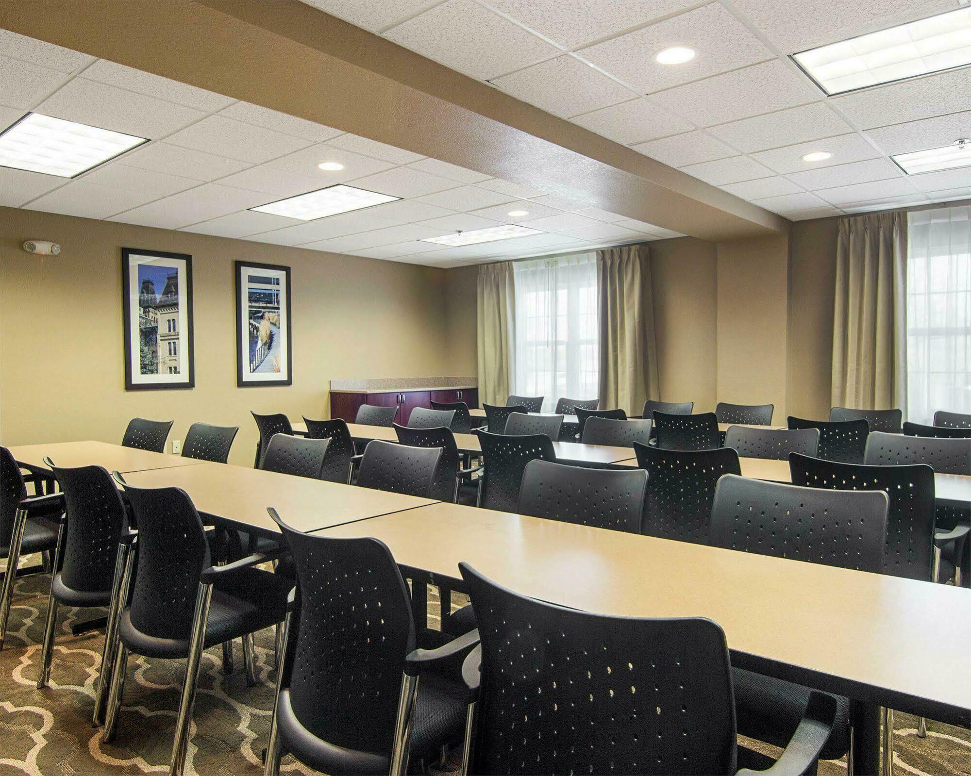 Comfort Inn & Suites Grafton-Cedarburg المظهر الخارجي الصورة