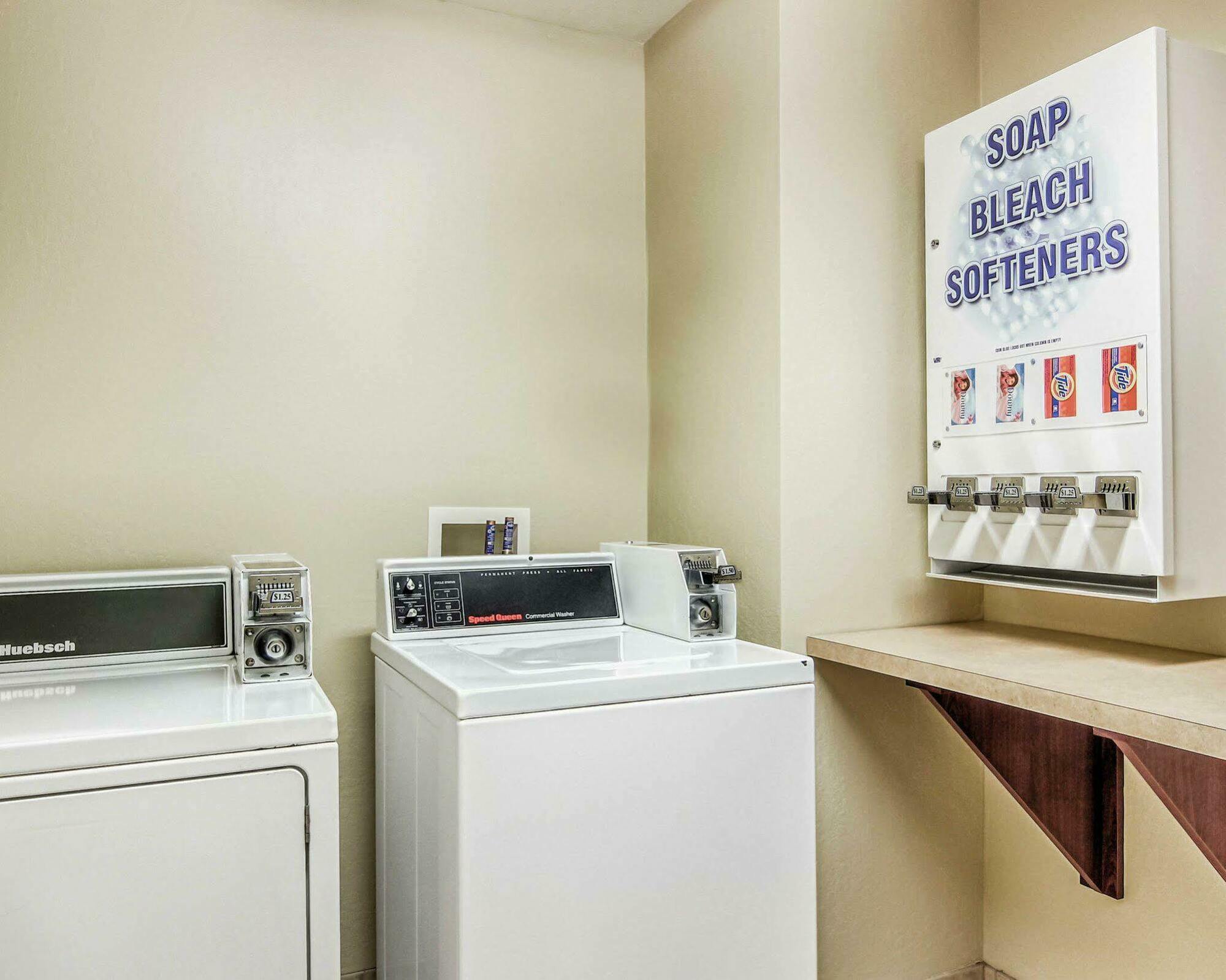 Comfort Inn & Suites Grafton-Cedarburg المظهر الخارجي الصورة